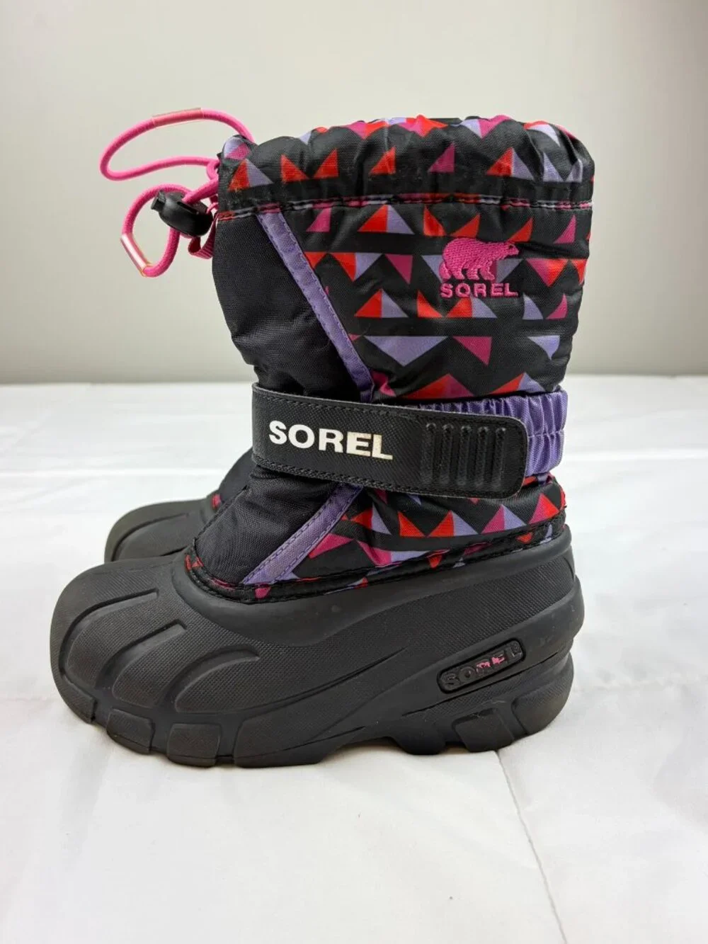 Sorel Little Girls Snow Boots in Black With a Purple & Pink Triangles Size 10